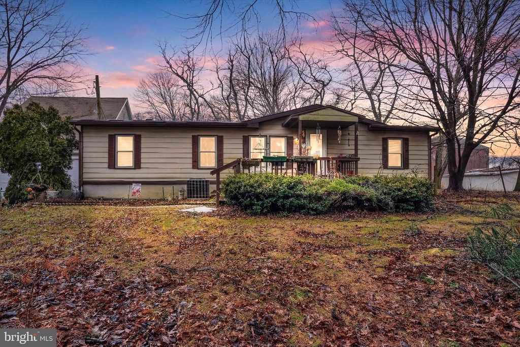 19367 S BARRENS RD S, Stewartstown, PA 17363