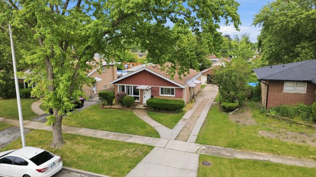 9013 S 49th Court, Oak Lawn, IL 60453