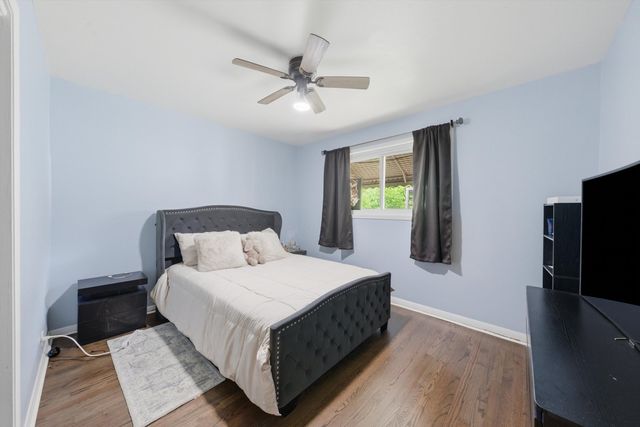 9013 S 49th Court, Oak Lawn, IL 60453