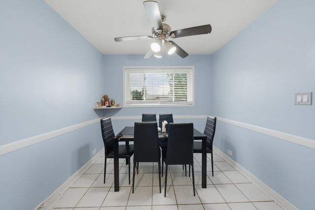 9013 S 49th Court, Oak Lawn, IL 60453