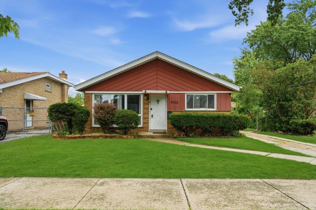 9013 S 49th Court, Oak Lawn, IL 60453