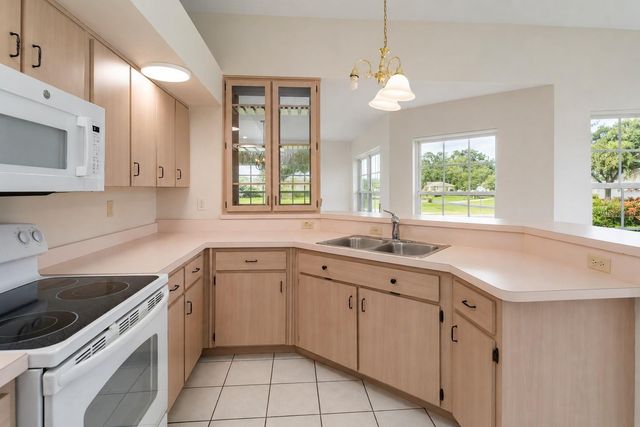 2911 ELBERT WAY, Kissimmee, FL 34758