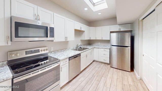 1949 N Swan Rd Unit 29, Tucson, AZ 85712