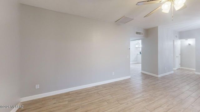 1949 N Swan Rd Unit 29, Tucson, AZ 85712