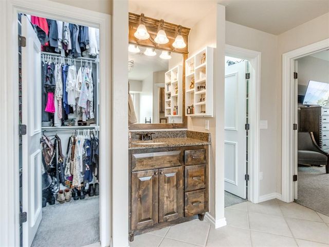 1105 Julies Trail, Moore, OK 73160