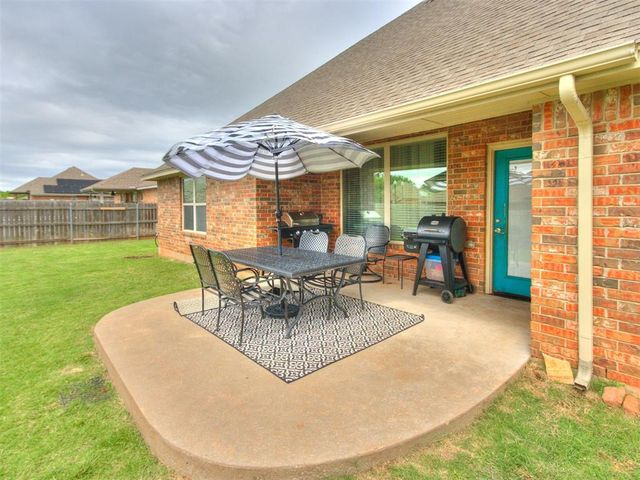 1105 Julies Trail, Moore, OK 73160