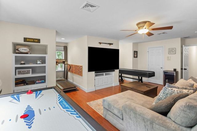 1237 Center Road, Lyndeborough, NH 03082