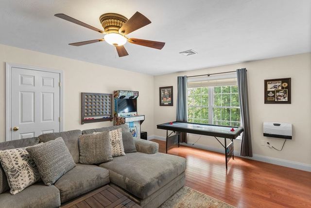 1237 Center Road, Lyndeborough, NH 03082
