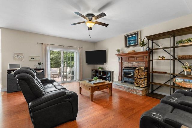 1237 Center Road, Lyndeborough, NH 03082