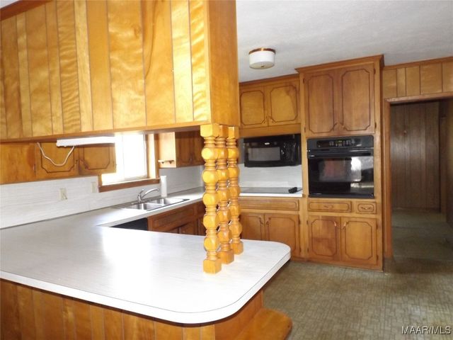 1373 County Road 39 Road, Deatsville, AL 36022