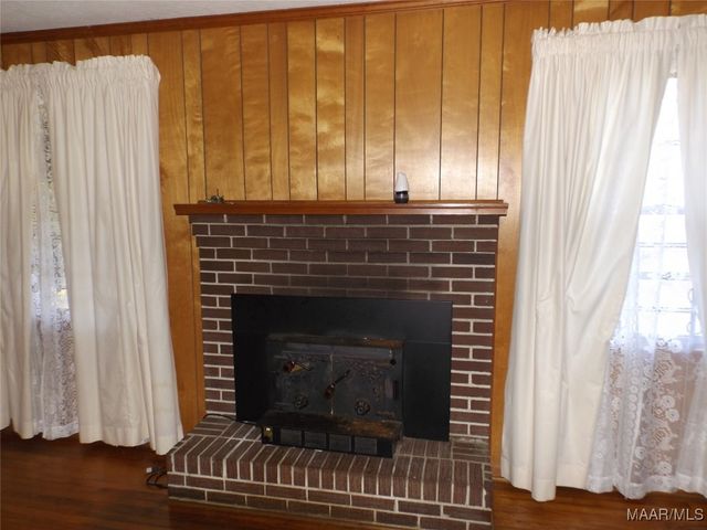 1373 County Road 39 Road, Deatsville, AL 36022