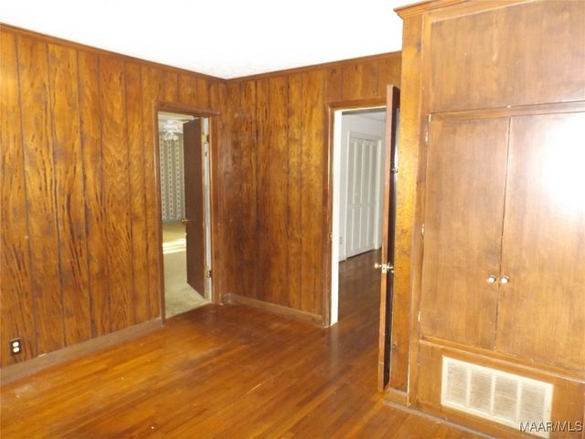 1373 County Road 39 Road, Deatsville, AL 36022