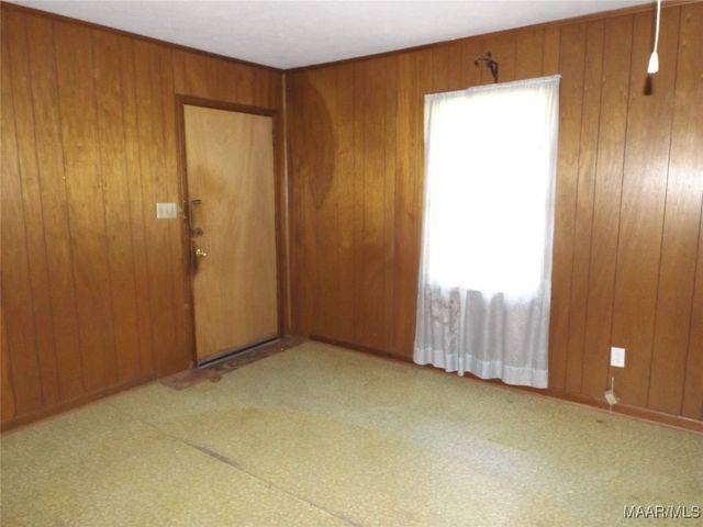 1373 County Road 39 Road, Deatsville, AL 36022