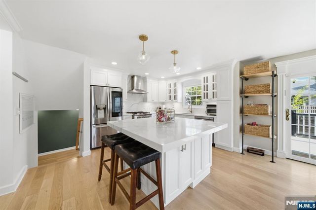 13 Dogwood Court, Paramus, NJ 07652