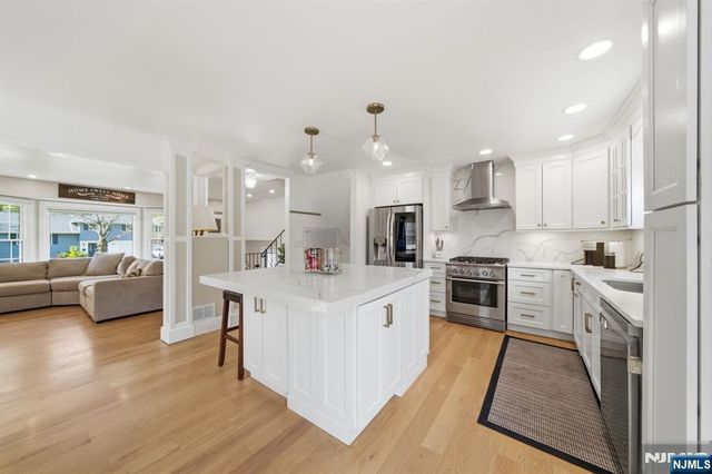 13 Dogwood Court, Paramus, NJ 07652