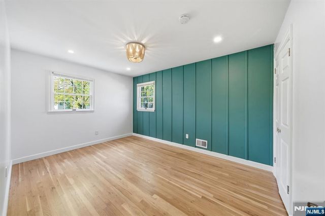 13 Dogwood Court, Paramus, NJ 07652