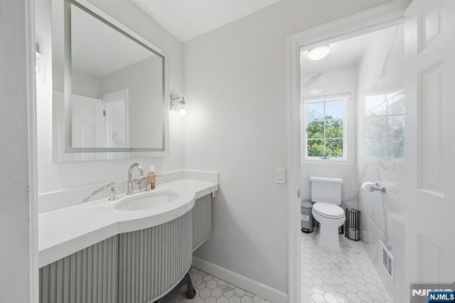 13 Dogwood Court, Paramus, NJ 07652
