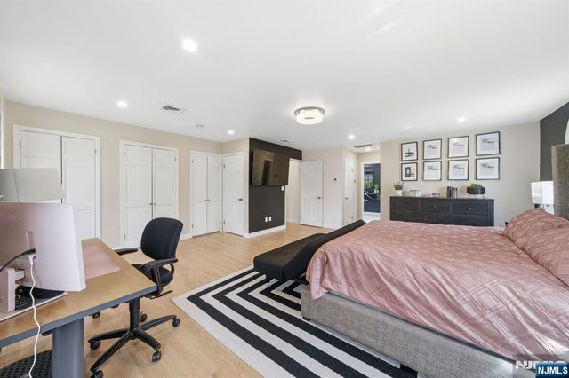 13 Dogwood Court, Paramus, NJ 07652