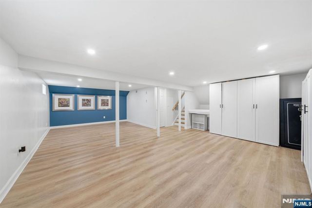 13 Dogwood Court, Paramus, NJ 07652