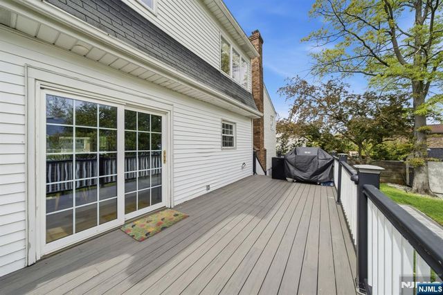 13 Dogwood Court, Paramus, NJ 07652