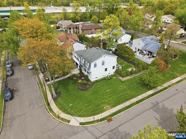 13 Dogwood Court, Paramus, NJ 07652