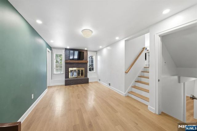 13 Dogwood Court, Paramus, NJ 07652