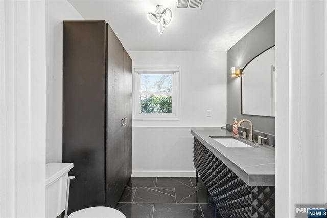 13 Dogwood Court, Paramus, NJ 07652