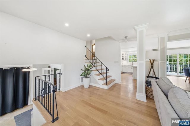 13 Dogwood Court, Paramus, NJ 07652
