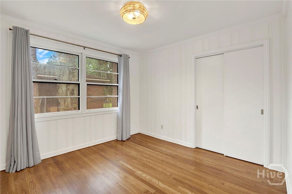 Image 18 of property listing at 213 Kensington Drive, Savannah, GA 31405