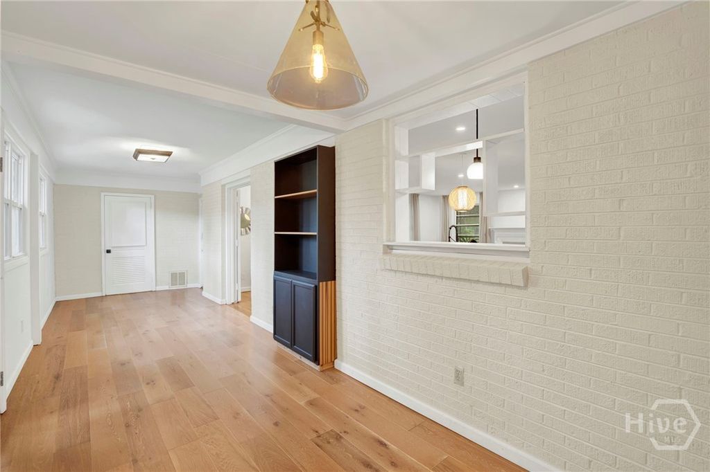 Image 19 of property listing at 213 Kensington Drive, Savannah, GA 31405