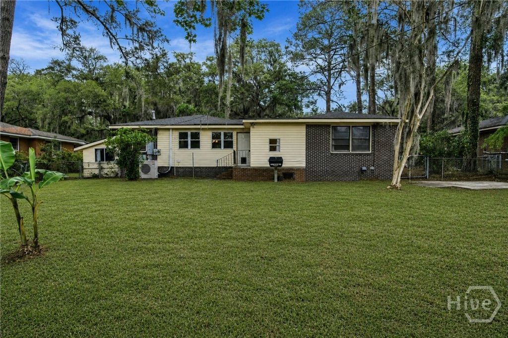 Image 22 of property listing at 213 Kensington Drive, Savannah, GA 31405