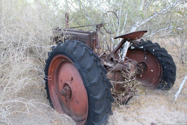 0000 County Road 339, Jourdanton, TX 78026