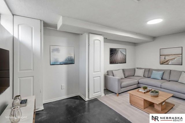 3701 N 43rd Street, Omaha, NE 68111