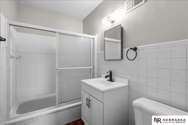 3701 N 43rd Street, Omaha, NE 68111