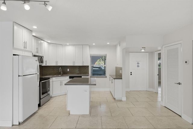 3851 NW 84th Avenue 1a, Sunrise, FL 33351