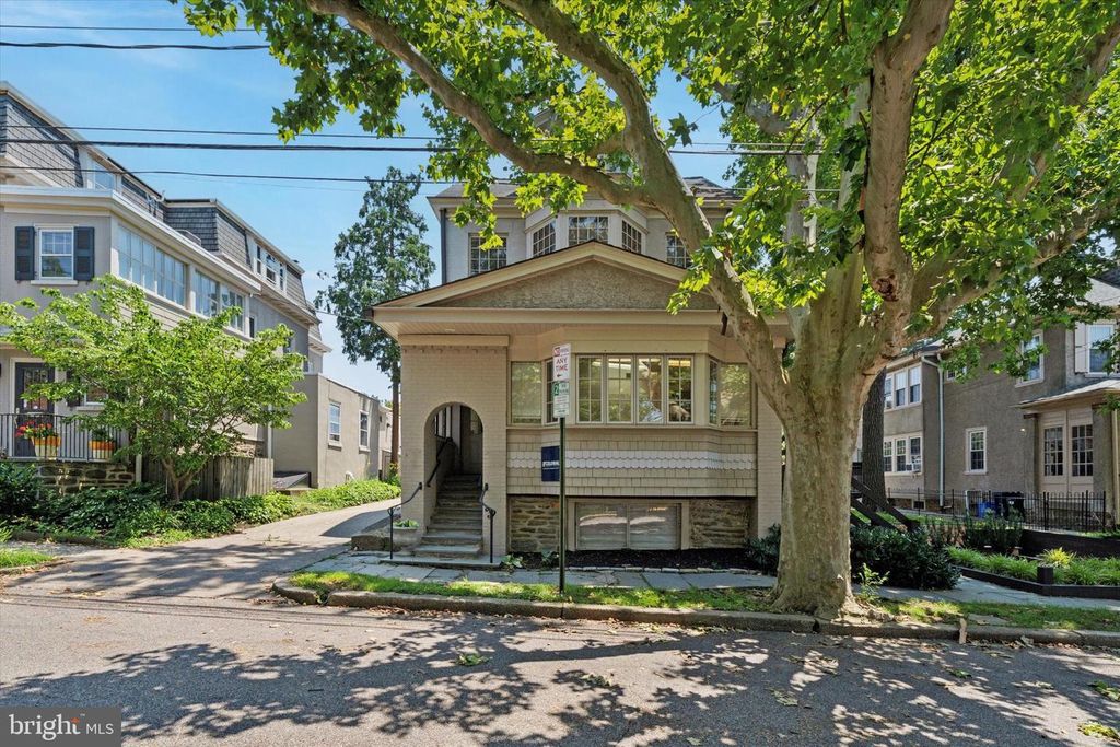 18 W EVERGREEN AVE, Philadelphia, PA 19118