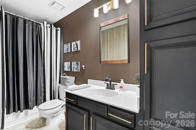 3907 Yorkford Drive, Charlotte, NC 28269