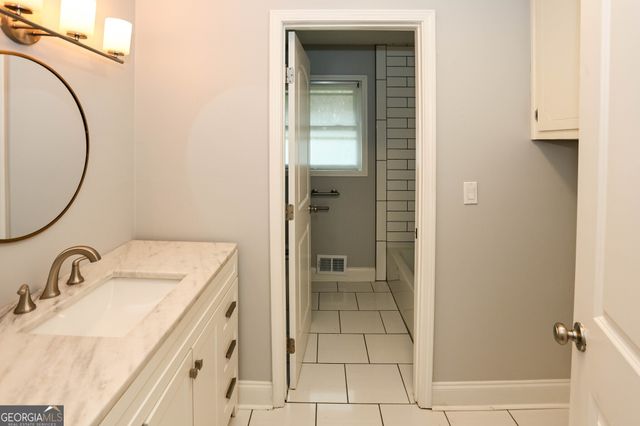 667 Tara Circle SE, Atlanta, GA 30354