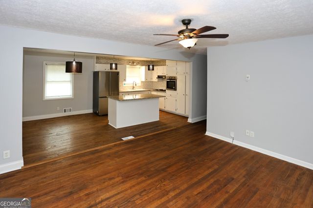 667 Tara Circle SE, Atlanta, GA 30354