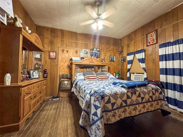 601 Oscar Street, El Campo, TX 77437