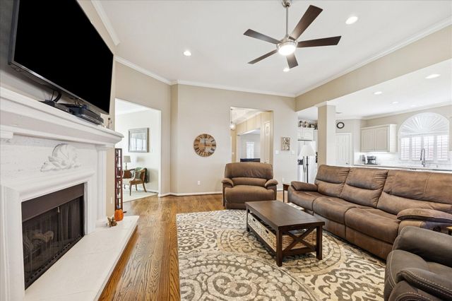 924 Eagle Lake Road, Sealy, TX 77474