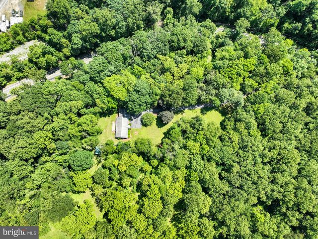 31 HUNTERS VALLEY RD, Liverpool, PA 17045