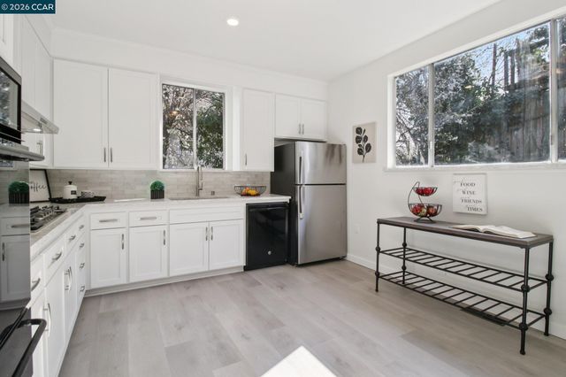 211 Delfino Ave, Richmond, CA 94801