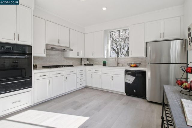 211 Delfino Ave, Richmond, CA 94801