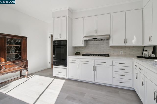 211 Delfino Ave, Richmond, CA 94801