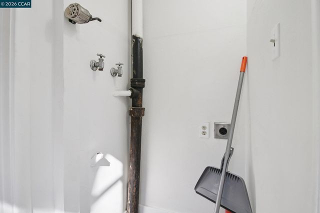 211 Delfino Ave, Richmond, CA 94801