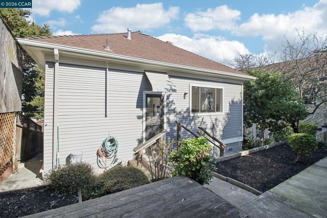 211 Delfino Ave, Richmond, CA 94801