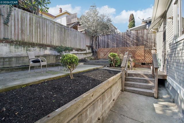 211 Delfino Ave, Richmond, CA 94801