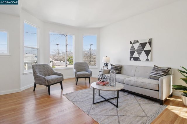 211 Delfino Ave, Richmond, CA 94801