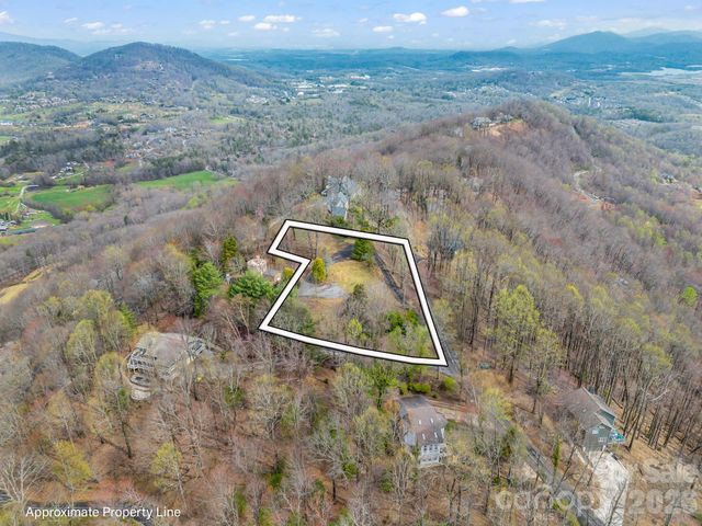 5 Chestnut Top Circle, Mills River, NC 28759